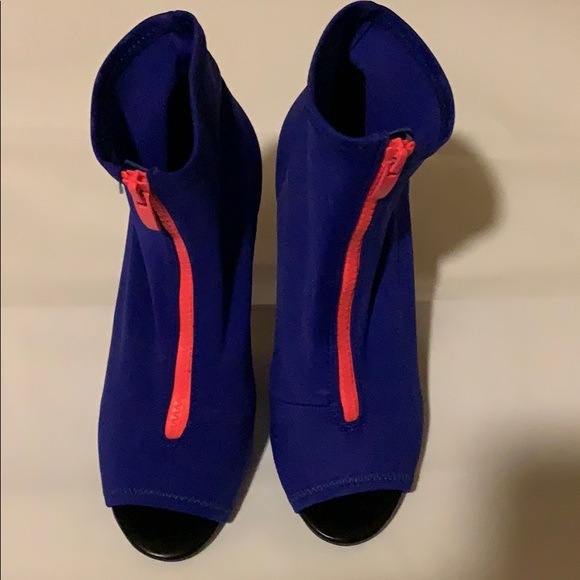 Juicy Couture Paloma peep toe ankle boot - Picture 2 of 7